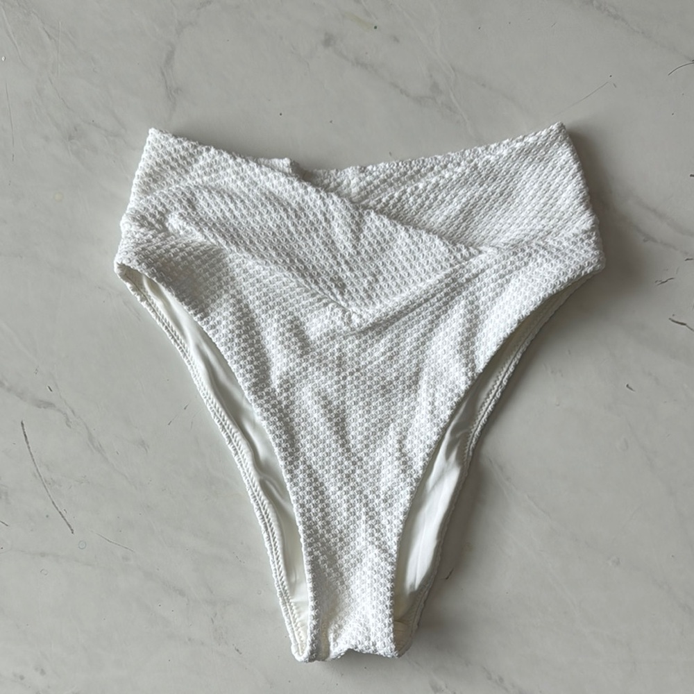 Arie White Textured High Cut Cheeky Bottoms Small